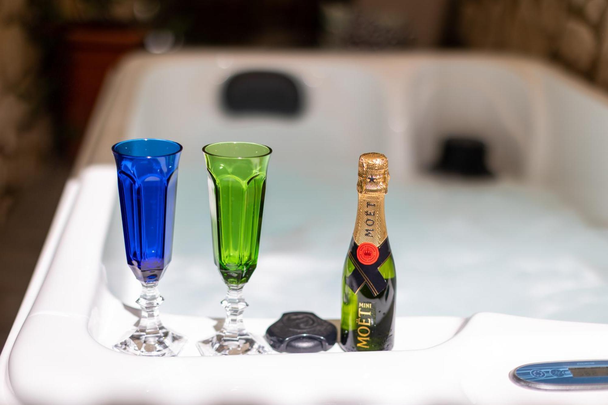Con Jacuzzi In Piazzetta Ferienhaus Capri